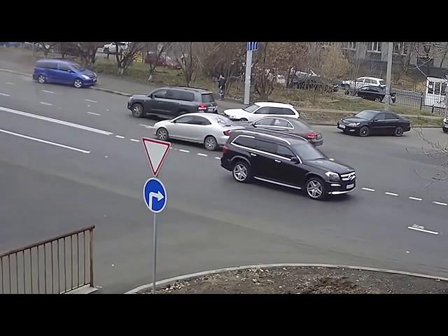 Best of Russian Driving Fails 2019