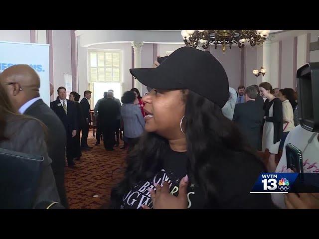 Sister of Nathaniel Woods confronts Alabama Governor Kay Ivey