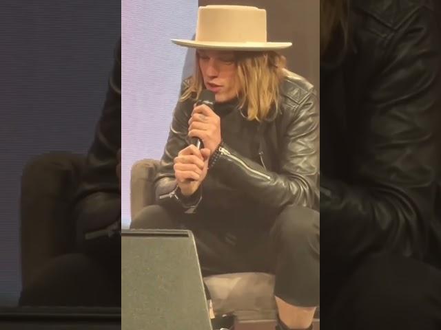 Fan asks what Perfume does Jamie Campbell Bower use (GCC 2022)