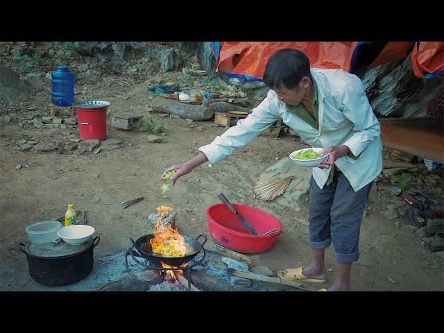 The Adventures of a Single Old Man | drain a branch of a stream to catch small fish and cook for son