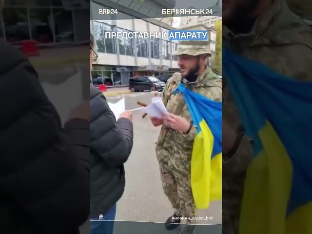 Активіст завершив пішу ходу з Запоріжжя до Києва, щоб передати свої вимоги до Верховної Ради.