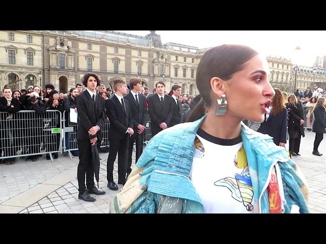 NAOMI SCOTT TAKING SELFIES W/ FANS @ LOUIS VUITTON FASHION SHOW IN PARIS 2019.03.05 by Nowayfarer