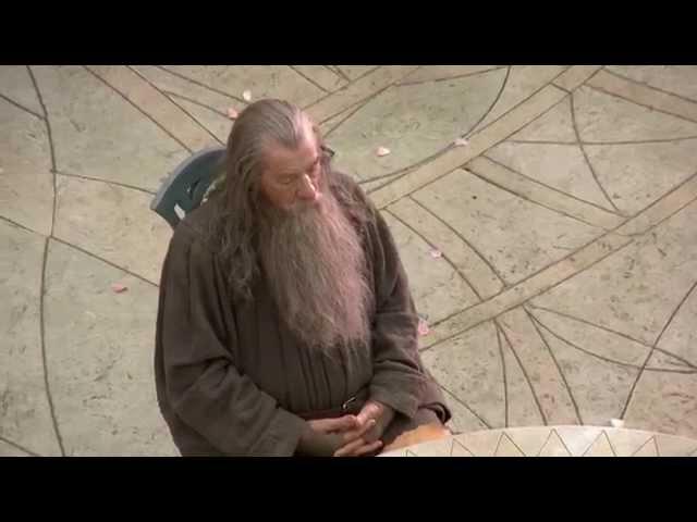 Sir Ian McKellen (Gandalf) falls asleep on the Hobbit set