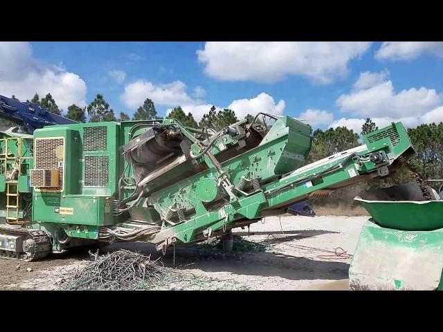 McCloskey International - I44R into 80' Track Stacker