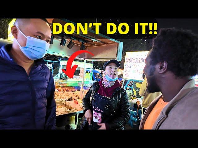 Black man flexes his fluent Chinese to a Chinese man's wife and almost got her contact...