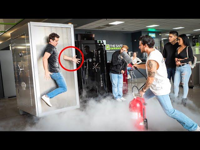MAGICIAN ESCAPES from a LOCKED SAFE