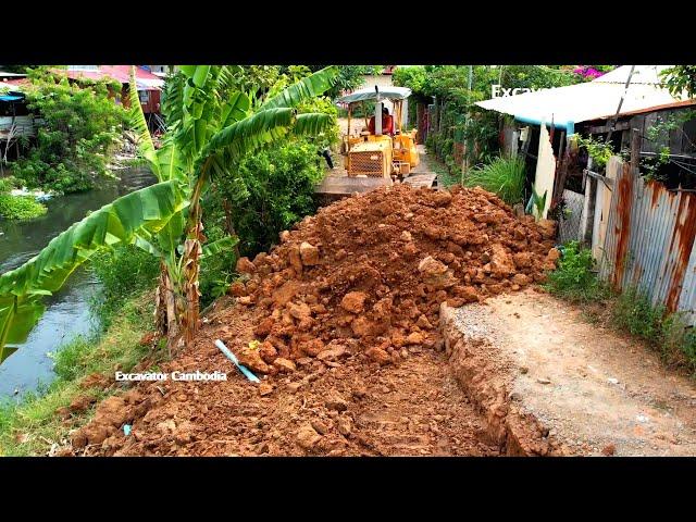 Best Action Skills Bulldozer KOMATSU Working Pushing Dirt Repair Riverside And Truck Dumping Dirt