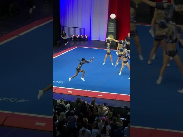 Bounce back tumbling pass#cheer #tumbling