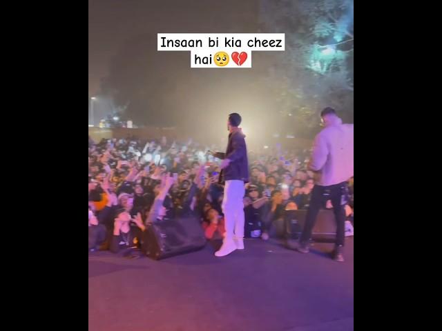 Insaan bi kia cheez ft crowd with 2Talhas - #talhaanjum #talhahyunus