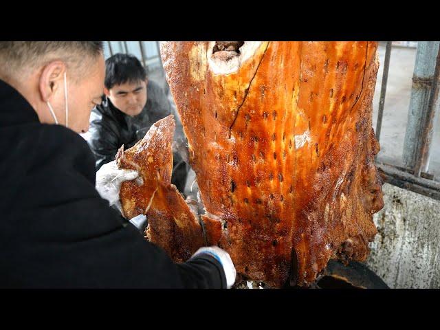 Shocking, deep pit firewood roasted big pig, Chinese food!