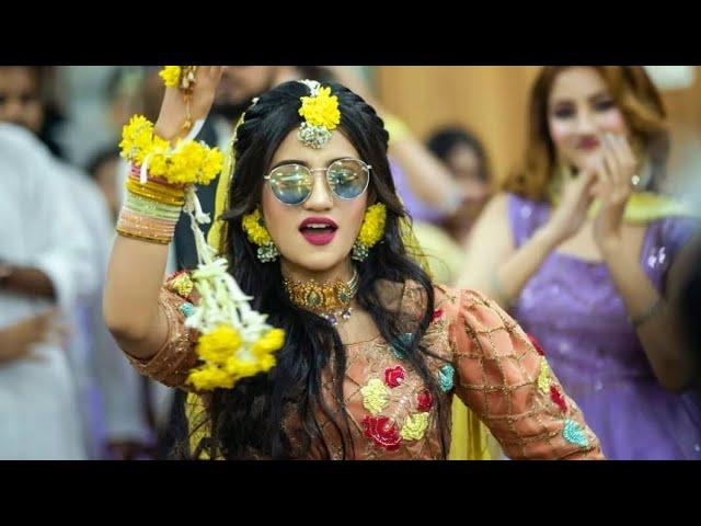 Bride's Holud Entry | Odhani | Sajna | Current Laga Re | Team Bride | RAFI & ETU'S HALDI NIGHT 2022