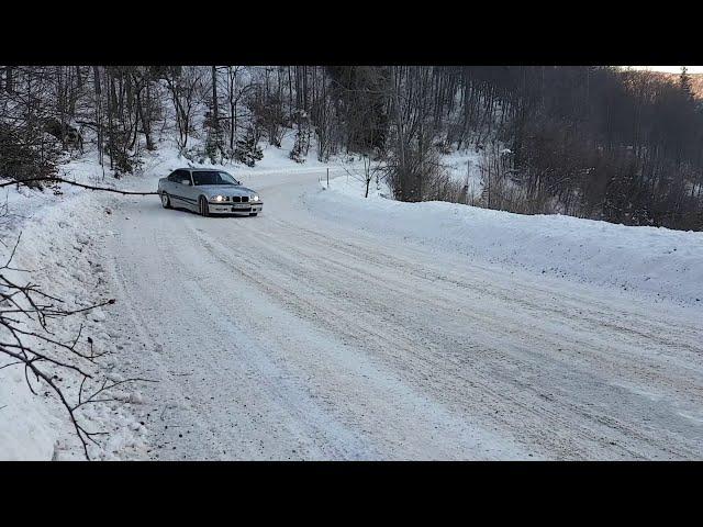 BMW e36 snow drift