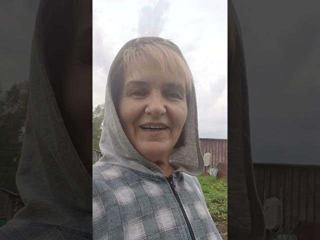 Любаша, не только гуляет.