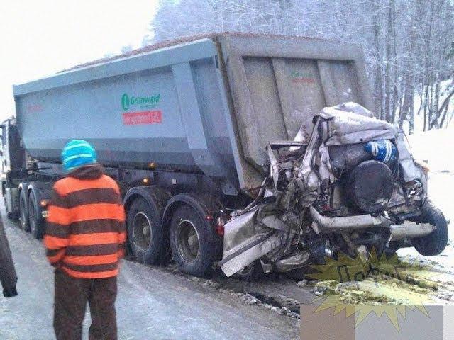 Подборка страшных ДТП. Въехал прямо в зад