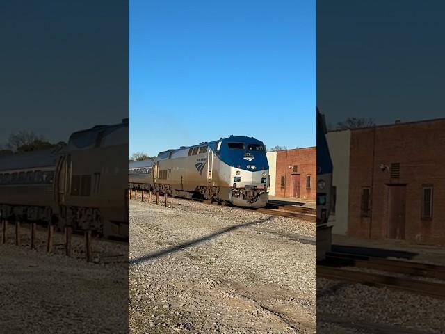 Great Hornshow from Amtrak Engineer!