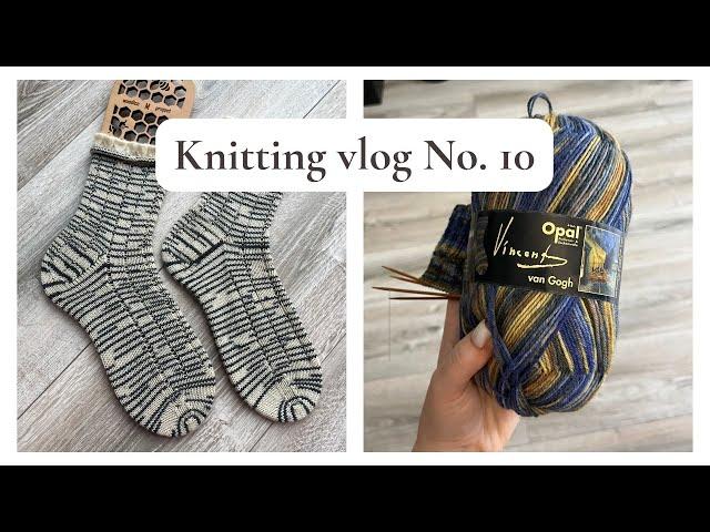 Knitting vlog No. 10: Готові шкарпетки, нові блокатори та просування Esther Jacket від Petite Knit