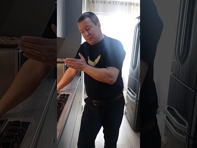 как приготовить дождевую подкормку..........