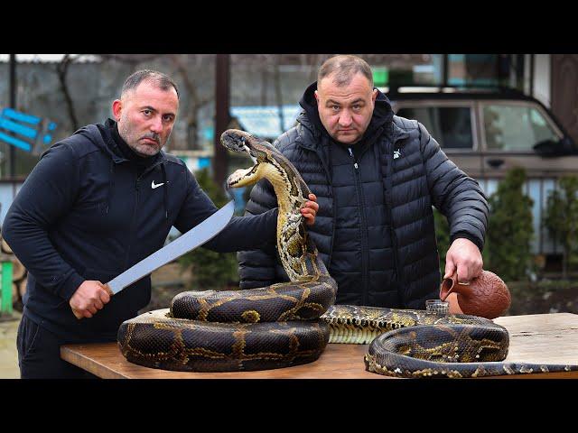 SNAKE on CHARCOALS. SNAKE KEBAB. ENG SUB