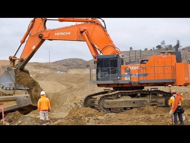 120 Tonne Hitachi Excavator Working