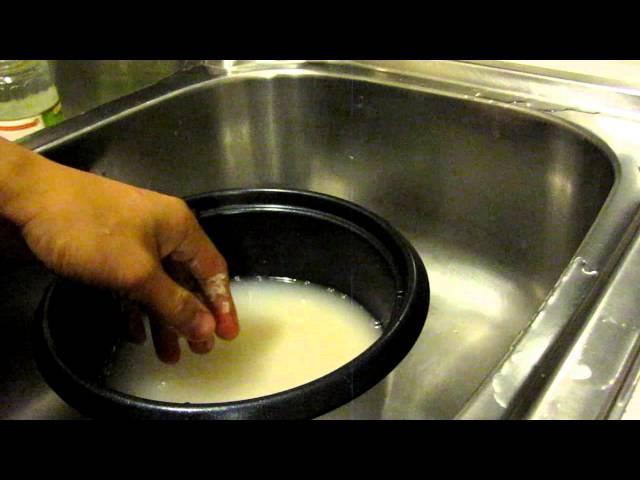 How to cook rice with a rice cooker Part 1 of 2