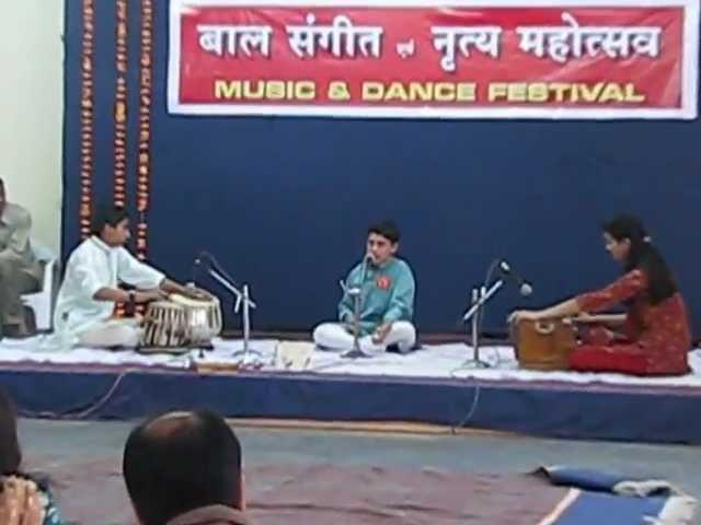 SUDHANSHU MANERIKAR AT BALSANGEET 2012-13 RAAG BHAIRAV