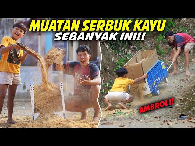 TRUK DIMAS RUSAK!! DITDIM MUAT SERBUK KAYU FULL SAMPAI TRUKNYA RUSAK..