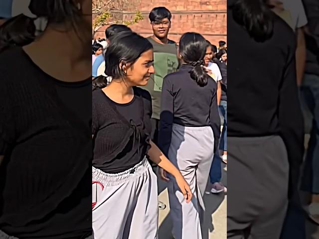 Lal Kila girl’s voice prank  #funny #delhiprank #comedy #prank #voiceprank #publicplaceprank