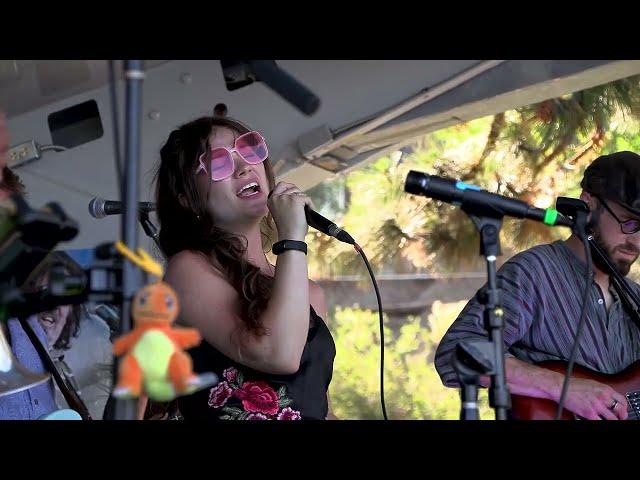 Lindsay and the Cheeks - "I Cry" Live at Commons Beach, Tahoe City CA