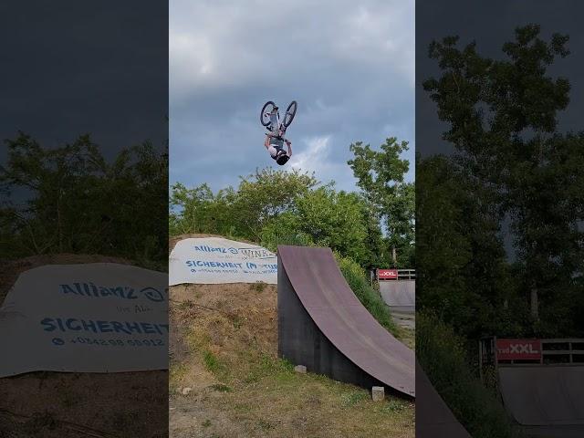 Trickjump sends #mtb #slopestyle #Mimo-Trails