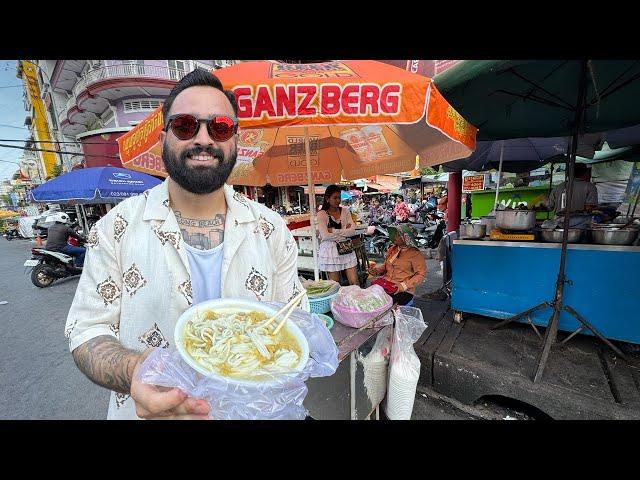 Street Food Paradise in Phnom Penh, Cambodia 