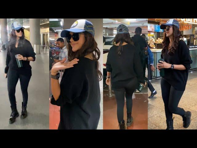 Mrunal Thakur With Riteish Deshmukh spotted at Airport | Varinder Chawla