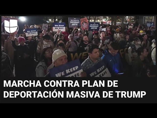 Cientos de personas marchan en Nueva York contra del plan de deportación masiva de Donald Trump