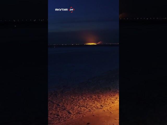 Ночь собирается и начинается мой дозор/River icebreaker at night #якутия #река #ледокол #паром