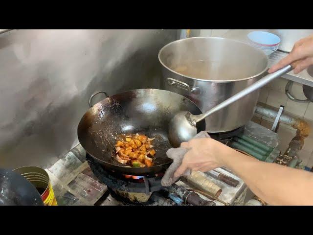 $4 Michelin Star Sweet Chicken Fried Rice in Singapore Hawker Street Food