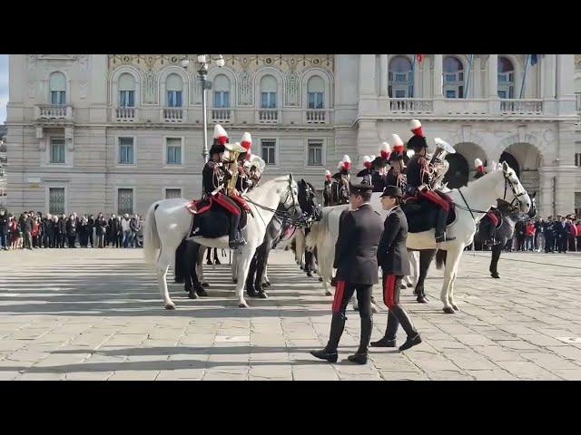 Fanfara dei Carabinieri a Cavallo in piazza dell'Unità d'Italia a Trieste