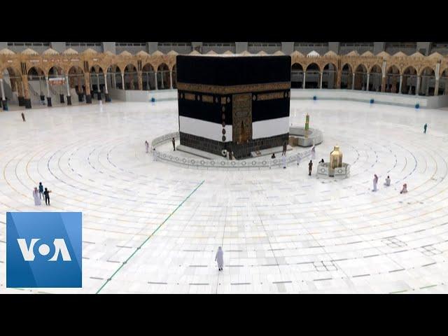 Mecca’s Grand Mosque Empty Prior to Hajj Pilgrimage