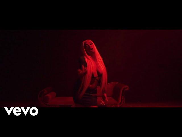 sv2SaVi - Señorita ft. Ladii Rose
