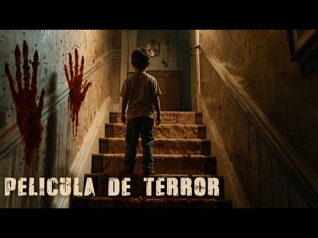 En busca de su hermana, una joven se topa con una misteriosa familia / Pelicula de Terror Misterio