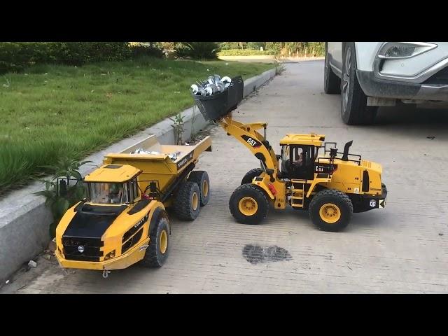 XDRC 1/14 Hydraulic Wheeled RC Loader and 1/14 Volvo 6*6 RC Articulated Truck