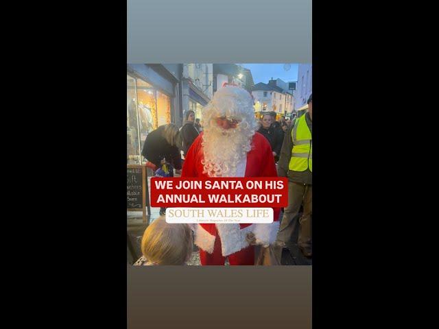 Santa Walkabout in Abergavenny