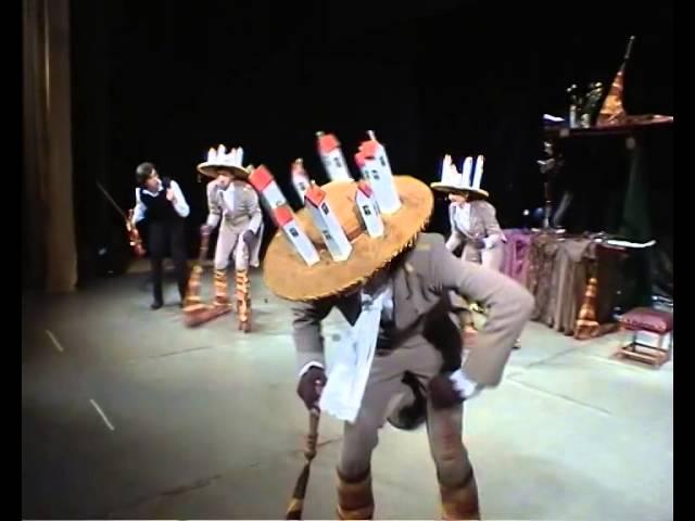 Ведогонь-Театр "В БАШМАКАХ" 2005 г. - Архив