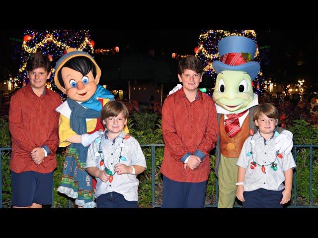 Jiminy Cricket & Pinocchio Meet & Greets Jollywood Nights Christmas at Disney World