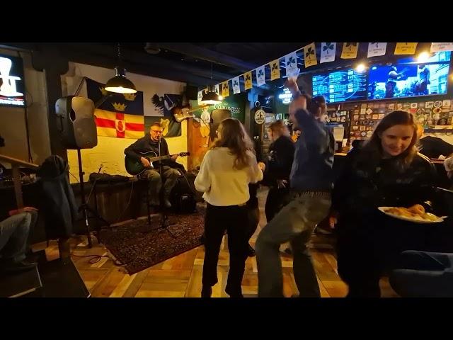 Олег Сурков (Палево) – Арлекин, Петрушка и Панч (акустика Backyard Pub 07.10.2023)