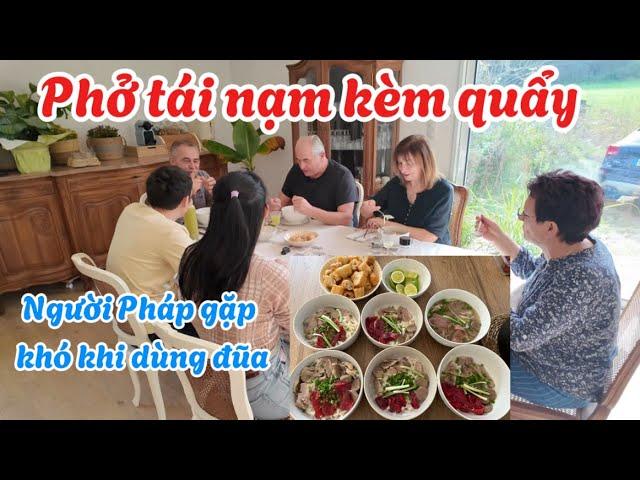 #225 Hai vị khách đầu tiên ở nhà mới-thích thú khi được trải nghiệm món Việt-mùa thu ở Pháp-phở bò