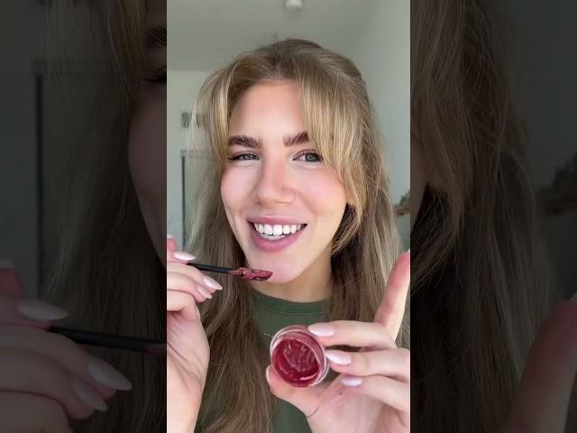 Zahra968 Making a custom lipstick shade using the GoPlay Cosmetics LIPSKIT in Warm! What color combi