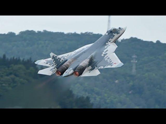 The Russian Su-57's high-level flight demonstration, its maneuverability is astonishing!