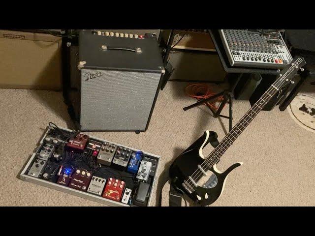 Bass Guitar Overdrive Pedals Kingsley Mason, Minstrel, Harlot, MXR Distortion, Mooer Triangle Buff