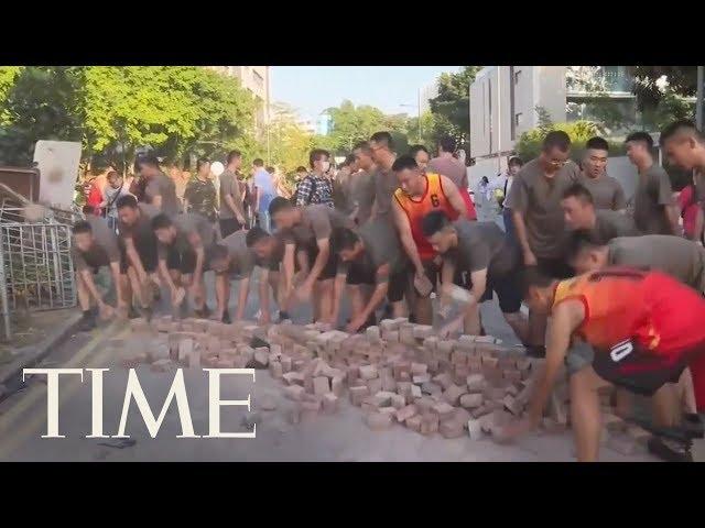 Chinese Troops Join Hong Kong Cleanup As Protesters Retreat | TIME