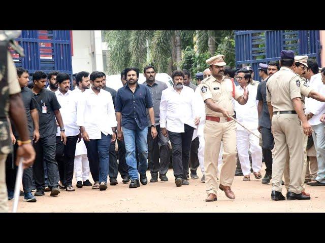 Pawan Kalyan At Rajahmundry Central Jail | Janasena TDP Alliance | Chandrababu Naidu | Distoday News