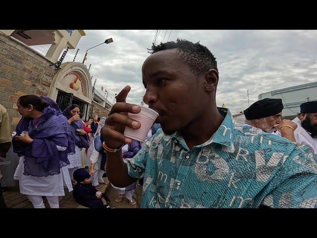 GATE CRUSHING INSIDE A RICH ONLY INDIAN FESTIVAL IN KISUMU AND TASTED THEIR FOOD...